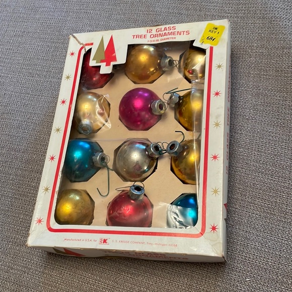 Vintage Box of Mercury Glass Christmas Tree Ornaments Assortment of 12 - Picture 1 of 12